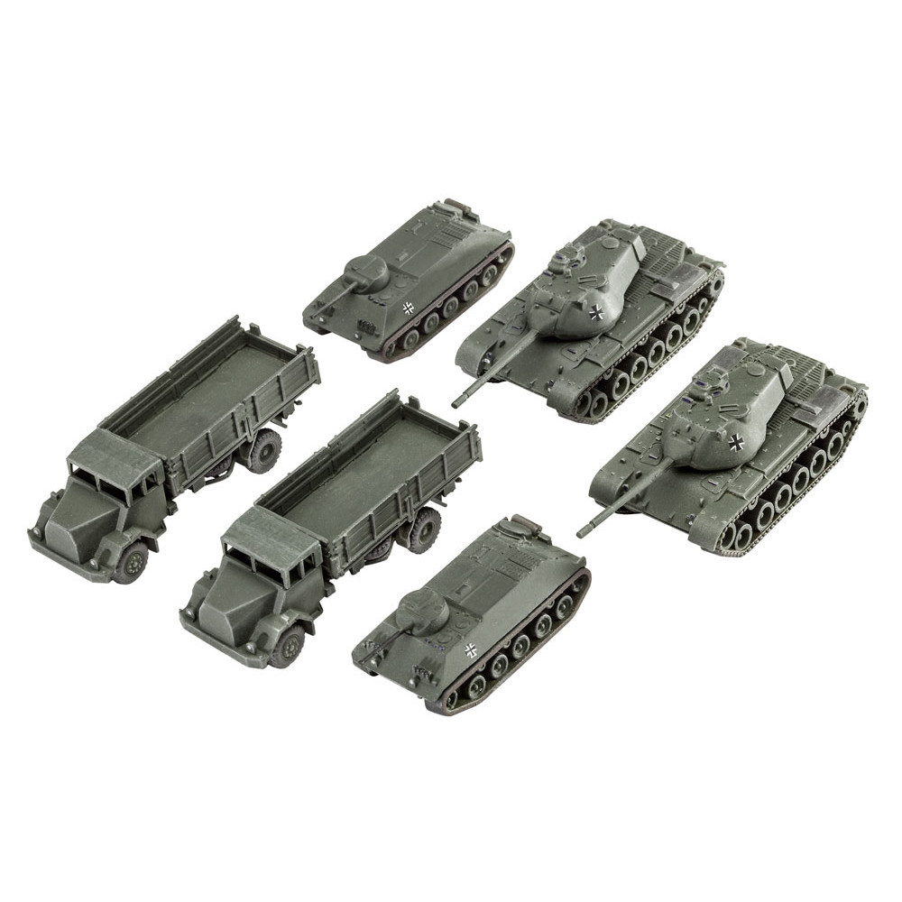 Revell 1/144 Bundeswehr M47 Patton & HS - 03351 Plastic Model Kit