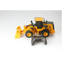 Diecast Masters 1/24 RC CAT 950M RC Wheel Loader 2.4GHz