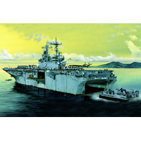 HobbyBoss 1/700 Essex LHD-2 Plastic Model Kit [83403]