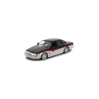 Motormax 1/24 1998 Ford Crown Victoria Get Low Diecast Car