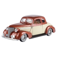 Motormax 1/24 1939 Chevrolet Coupe - Get Low Diecast Car