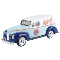 Motormax 1/24 1940 Ford Sedan Delivery with Gulf Livery Diecast Car